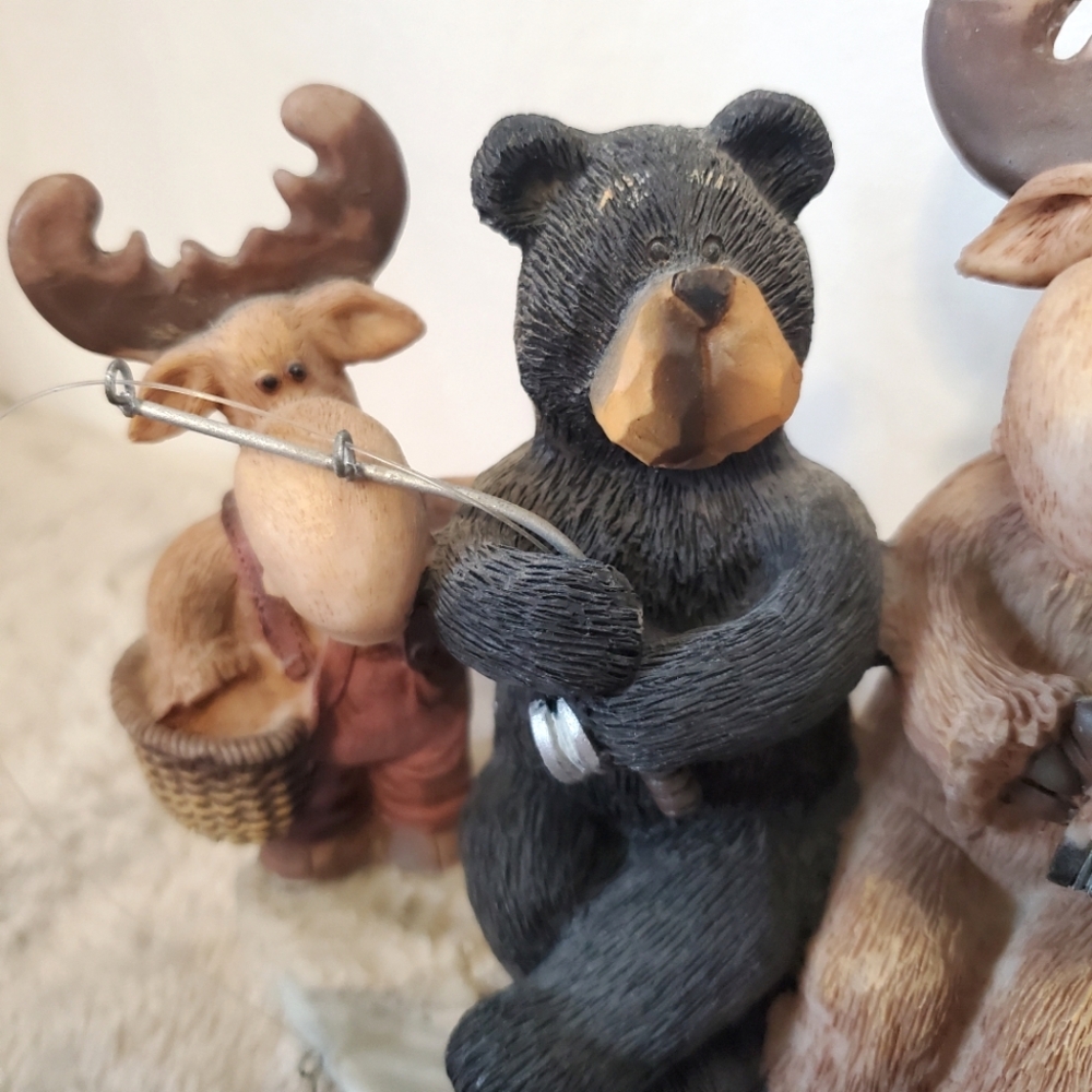 Unique Creations Moose and Bears Fishing Resin Figurine - Picture 5 of 11